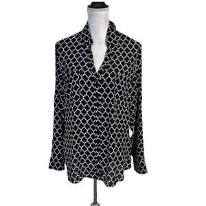Express Portofino Slim Blouse size Large Black Ivory Career Casual Professional